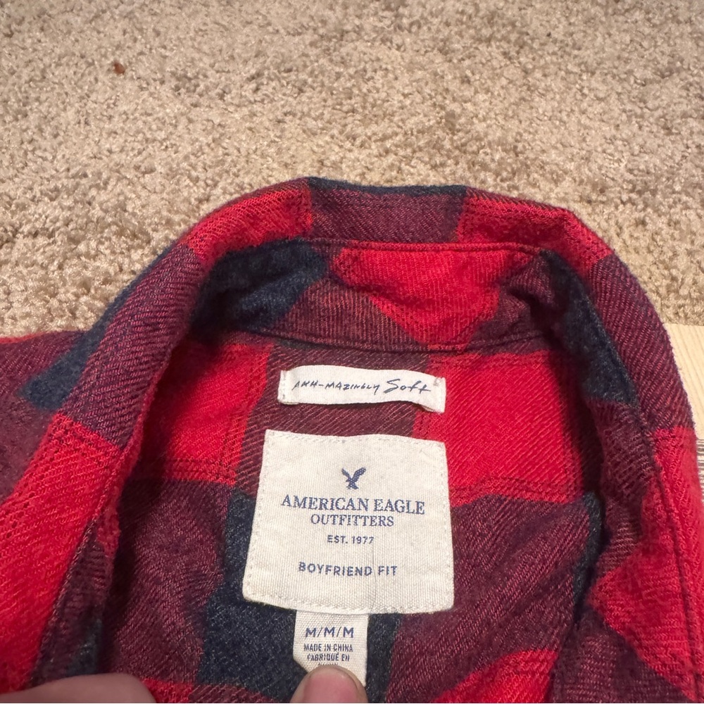 American Eagle Flannel Shirt Womens Medium Red Plaid Boyfriend Fit Long Sleeve - Picture 8 of 9